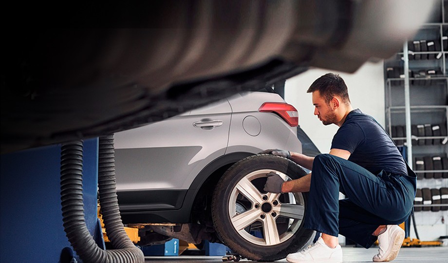 Шиномонтаж в Hyundai Сэнд-Авто от 1500 рублей.